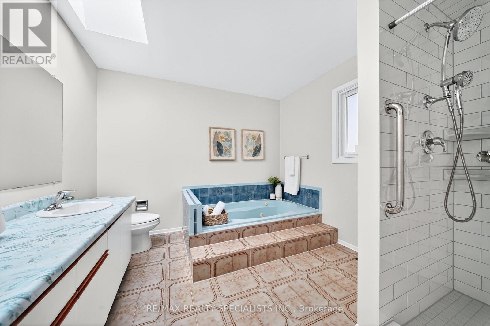 17 Payzac Avenue, Toronto, Ontario  M1E 5A7 - Photo 11 - E13500108