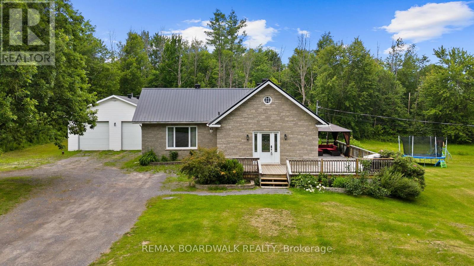 1823 Du Lac Chase, Clarence-Rockland, Ontario  K0A 3N0 - Photo 2 - X13506038