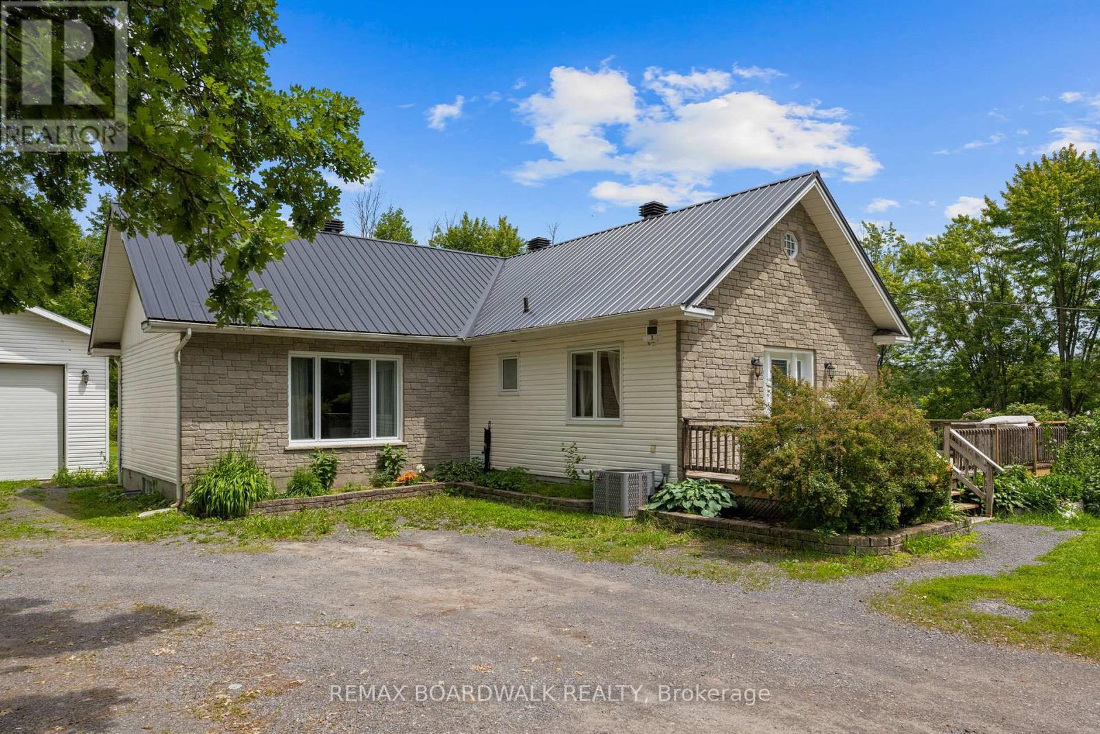 1823 Du Lac Chase, Clarence-Rockland, Ontario  K0A 3N0 - Photo 3 - X13506038