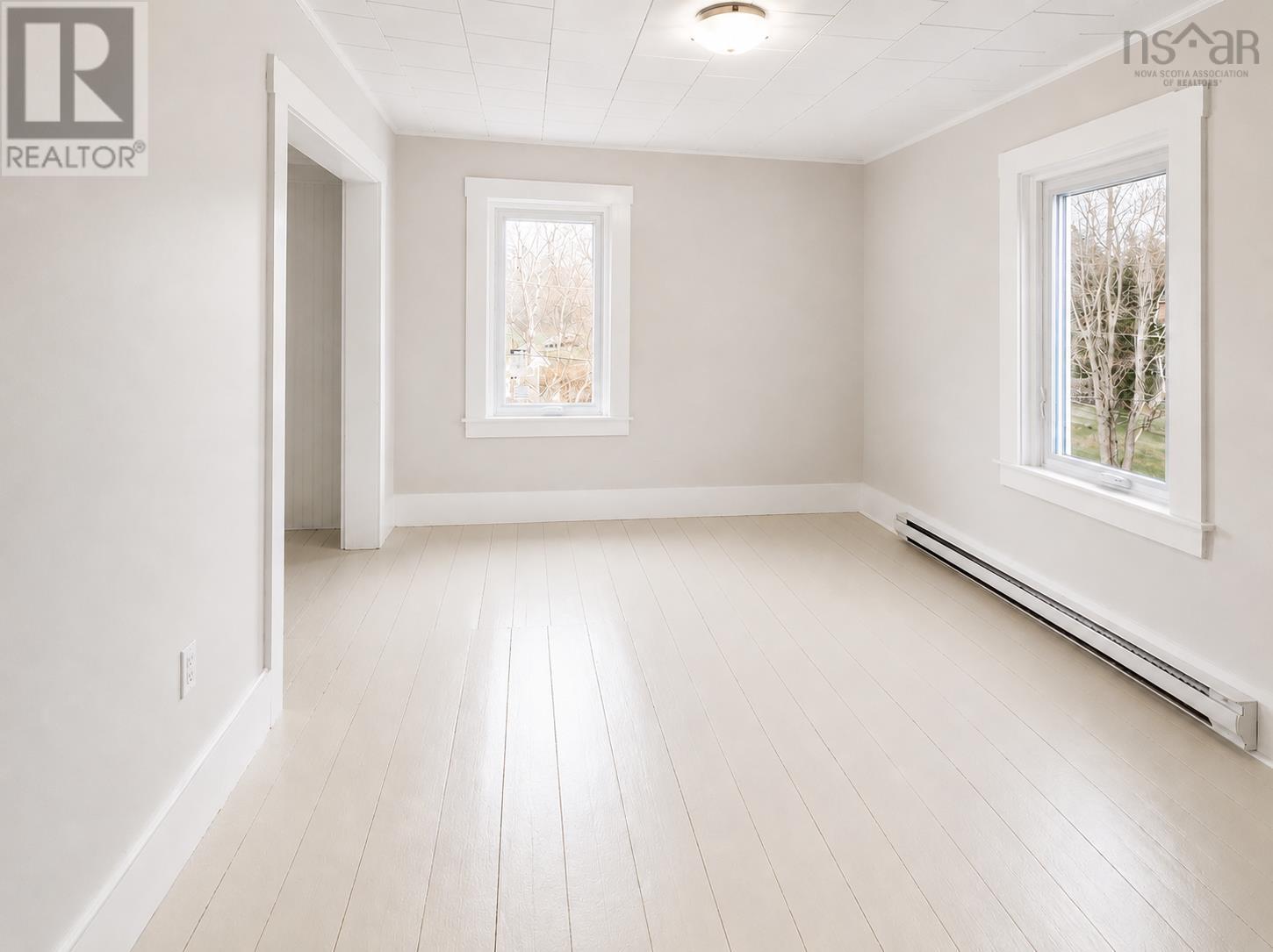 138 Queen Street Chester Nova Scotia Canada B0J1J0 4