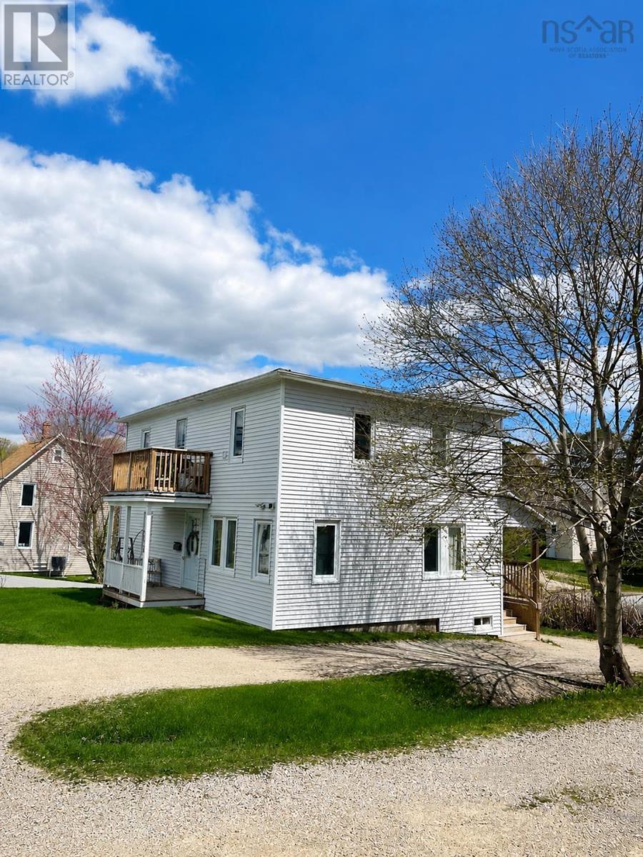 138 Queen Street Chester Nova Scotia Canada B0J1J0 2