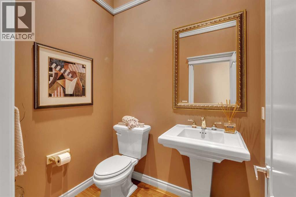 15 Discovery Valley Cove Sw, Calgary, Alberta  T3H 5H3 - Photo 22 - A2323166