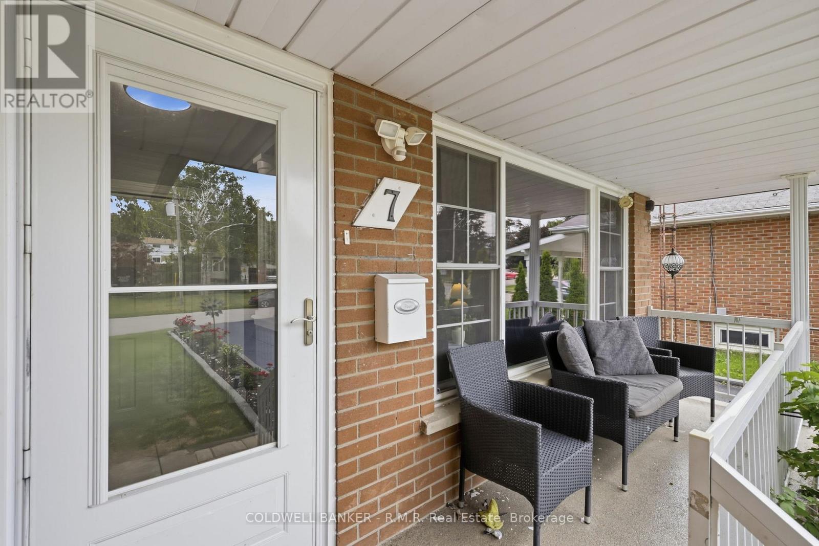 7 Summerfield Court, Clarington, Ontario  L1C 2E8 - Photo 3 - E13505934
