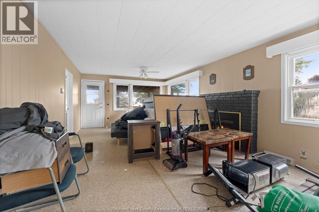 390 East Beach, Leamington, Ontario  N9H 3V7 - Photo 14 - 26015279