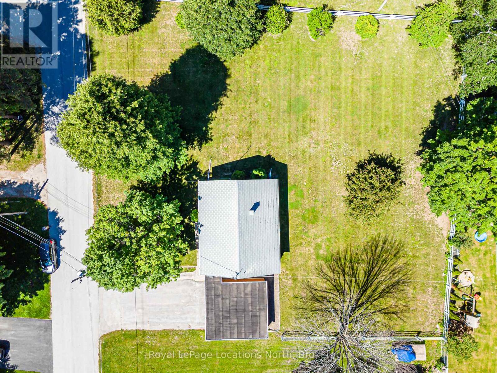 2 Buist Street, Clearview (Nottawa), Ontario  L0M 1P0 - Photo 9 - S13506100