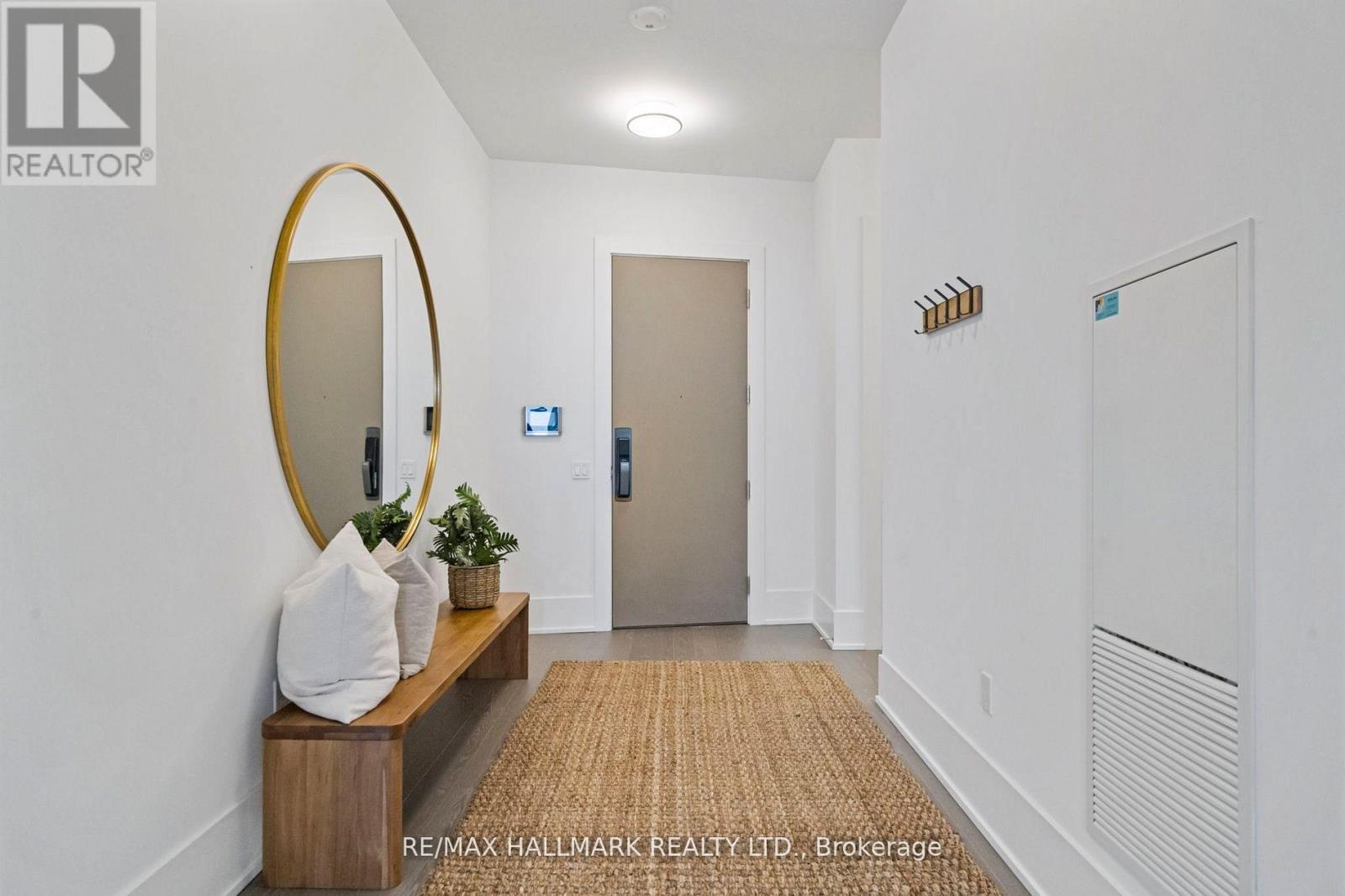 6805 - 10 York Street, Toronto, Ontario  M5J 2Z2 - Photo 2 - C13505908