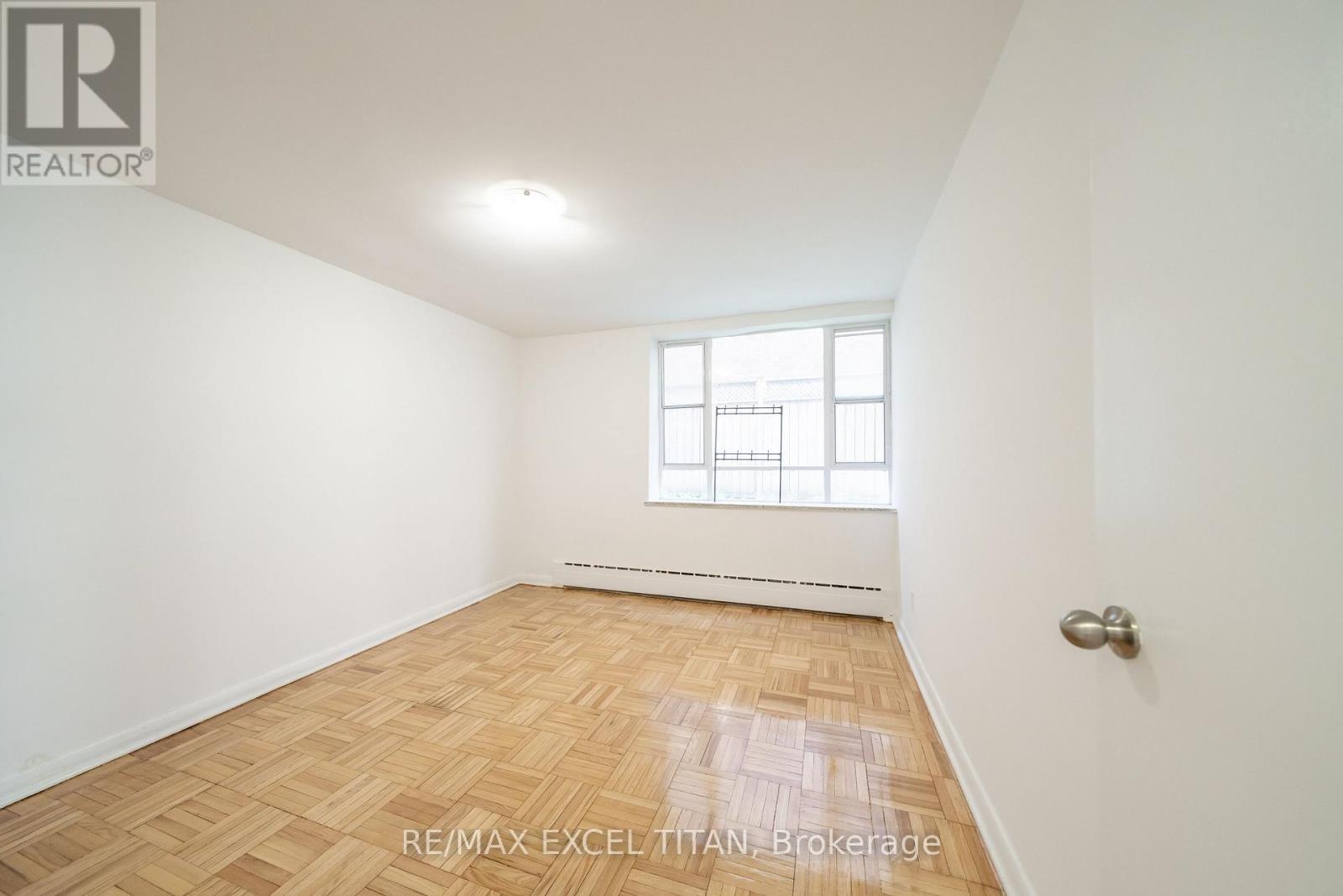M9 - 77 Erskine Avenue, Toronto, Ontario  M4P 1Y5 - Photo 2 - C13505966