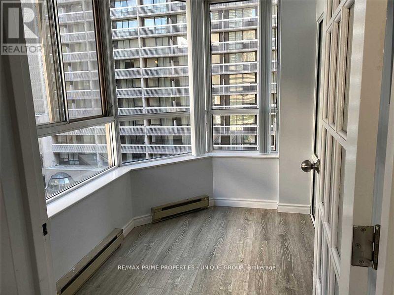 606 - 44 Gerrard Street W, Toronto, Ontario  M5G 2K2 - Photo 6 - C13506114