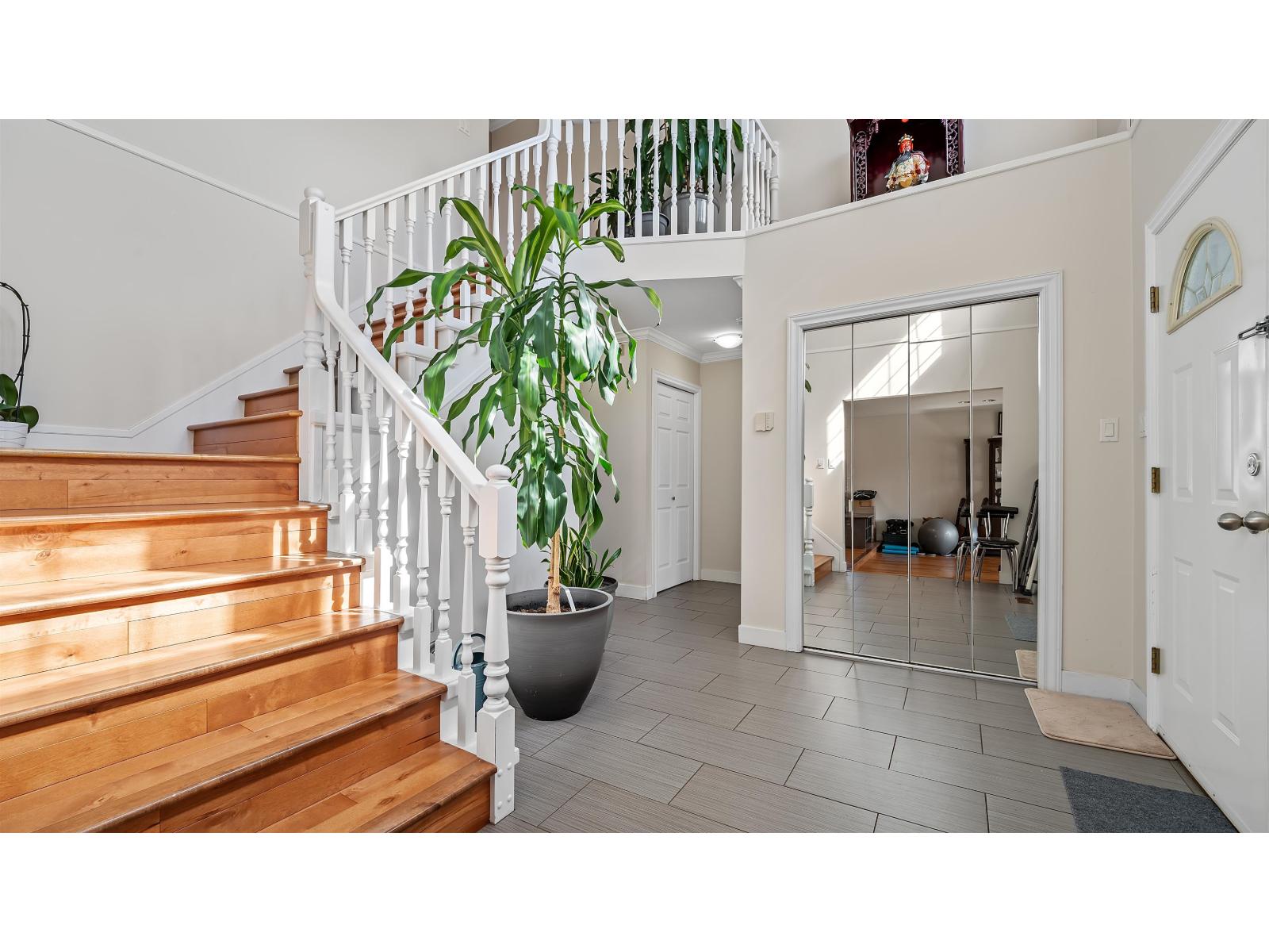 14077 84 Avenue, Surrey, British Columbia  V3W 0V5 - Photo 2 - R3141284