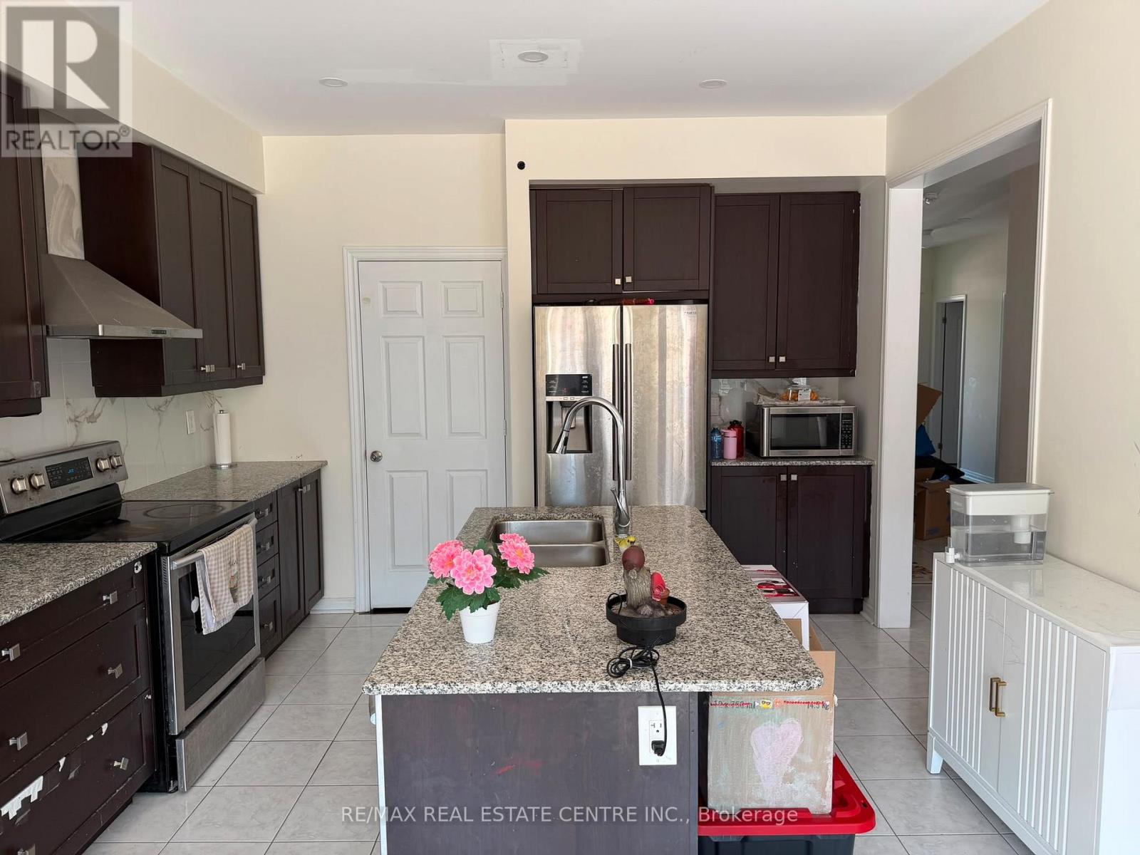 32 Ray Richards Street, Clarington, Ontario  L1C 0S9 - Photo 4 - E13505872