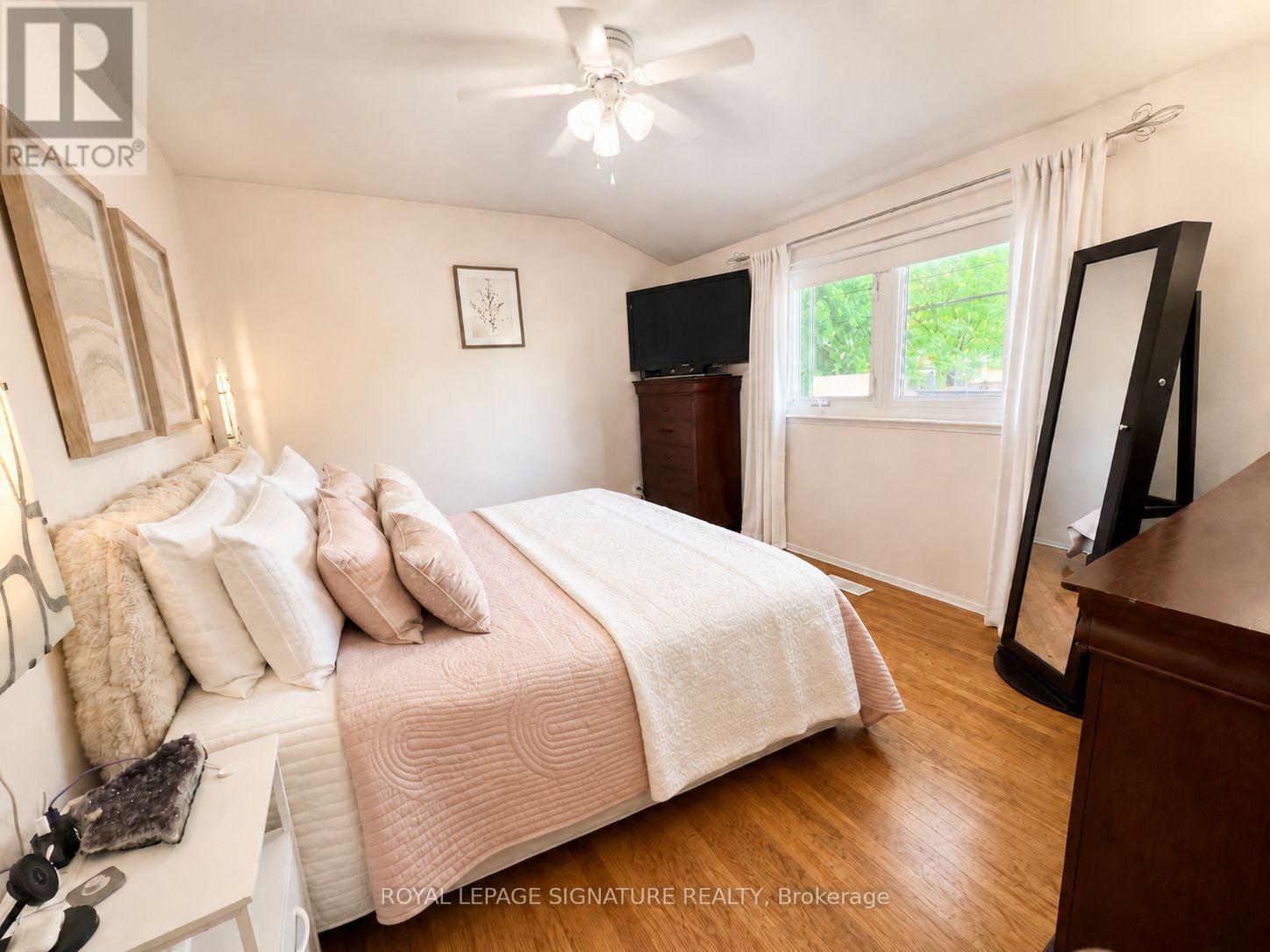 821 Krosno Boulevard, Pickering, Ontario  L1W 1G7 - Photo 8 - E13505912
