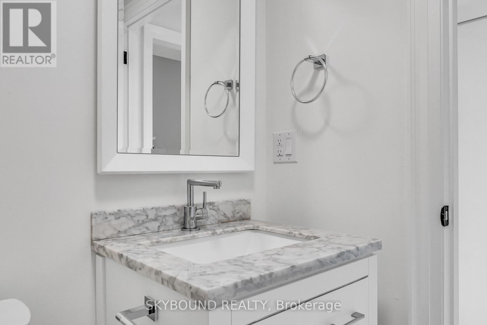 B - 323 Mortimer Avenue, Toronto, Ontario  M4J 2C9 - Photo 21 - E13506036