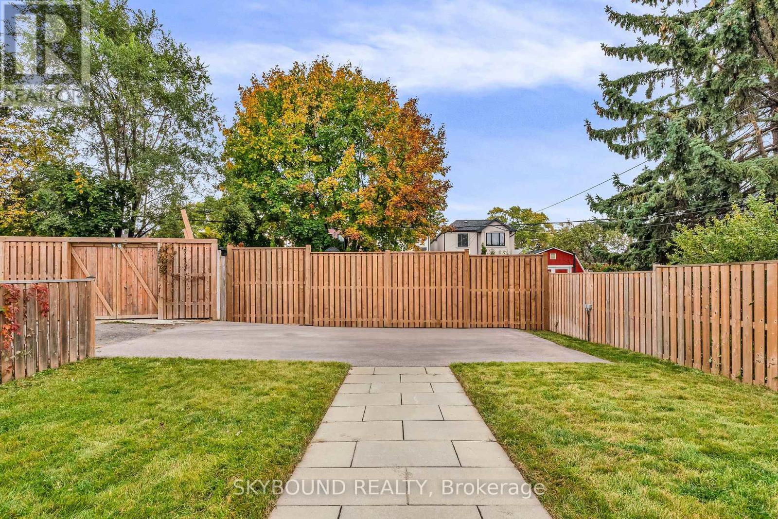 B - 323 Mortimer Avenue, Toronto, Ontario  M4J 2C9 - Photo 29 - E13506036