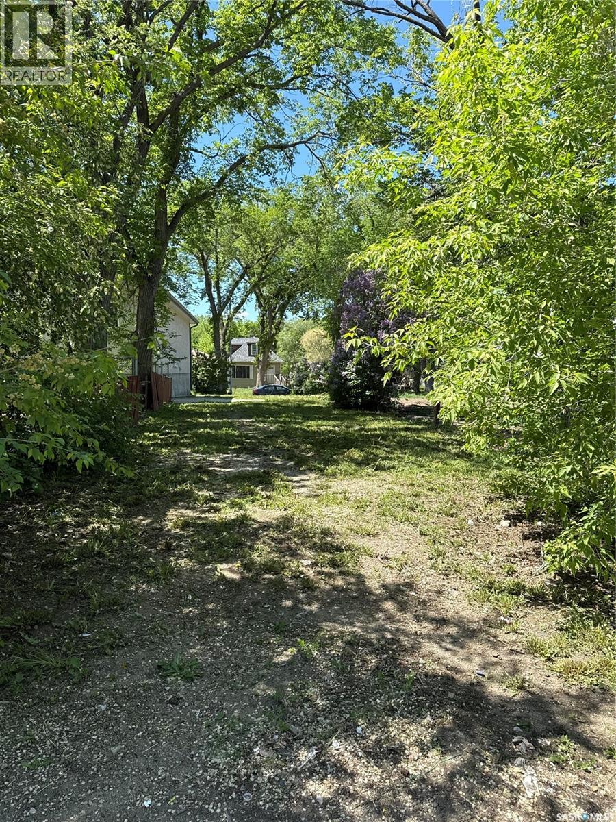 1145 Robinson Street, Regina, Saskatchewan  S4T 2N1 - Photo 1 - SK041124