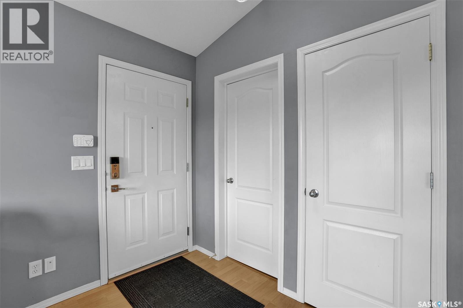 1043 Birchwood Place, Regina, Saskatchewan  S4S 7L1 - Photo 4 - SK041123