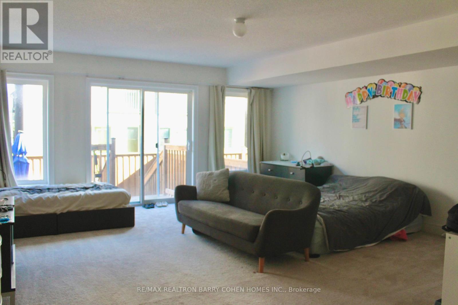 19 Latchford Lane S, Richmond Hill, Ontario  L4C 7V6 - Photo 9 - N13505978