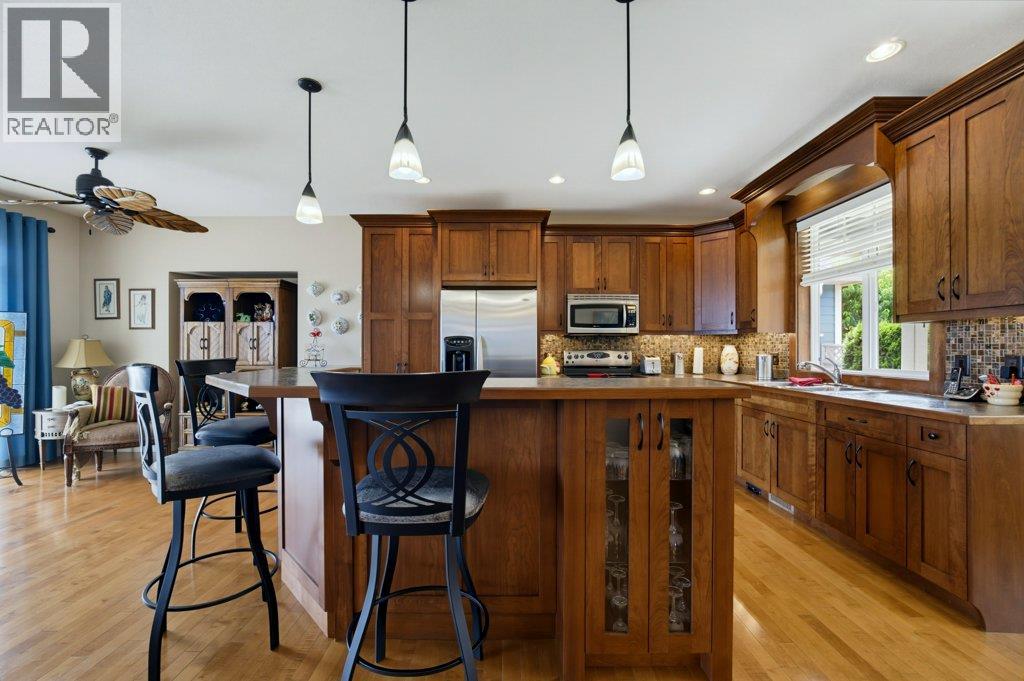 1080 23 Avenue SW, Salmon Arm, British Columbia  V1E 0A9 - Photo 43 - 10391934
