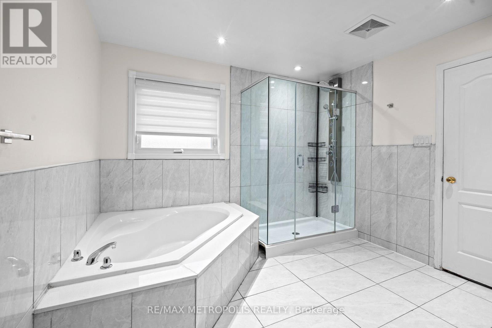 Main & Upper - 552 Feathergrass Crescent, Mississauga, Ontario  L4Z 3Y5 - Photo 17 - W13506006