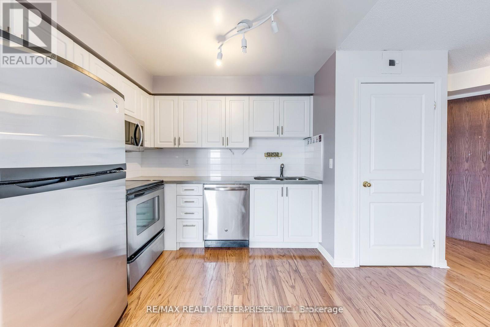 1409 - 2545 ERIN CENTRE BOULEVARD N - Photo 9