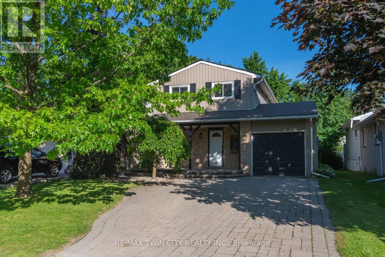 162 PARKSIDE DRIVE E, Centre Wellington (Fergus)