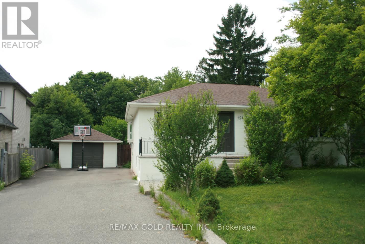 1124 KENT AVENUE, Oakville, Ontario