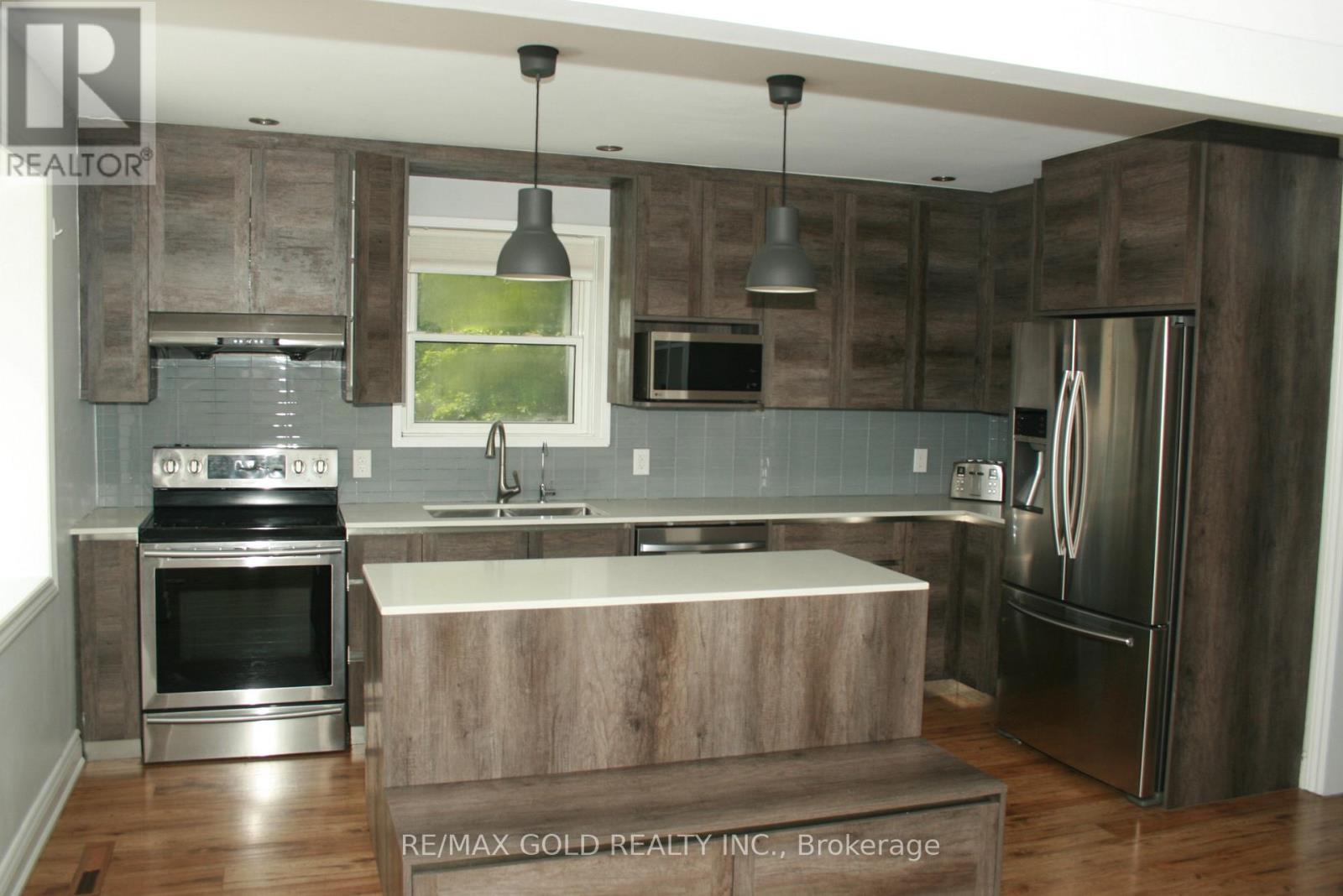 1124 Kent Avenue, Oakville, Ontario  L6H 1Z8 - Photo 7 - W13506118