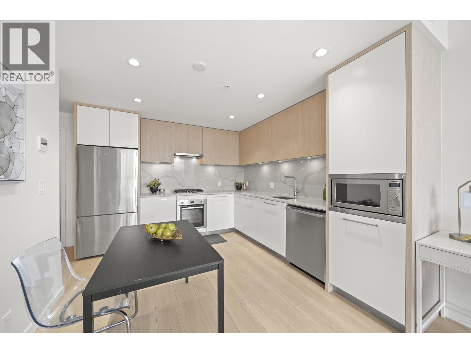 1307 567 Clarke Road, Coquitlam, British Columbia  V3J 0K7 - Photo 2 - R3141309