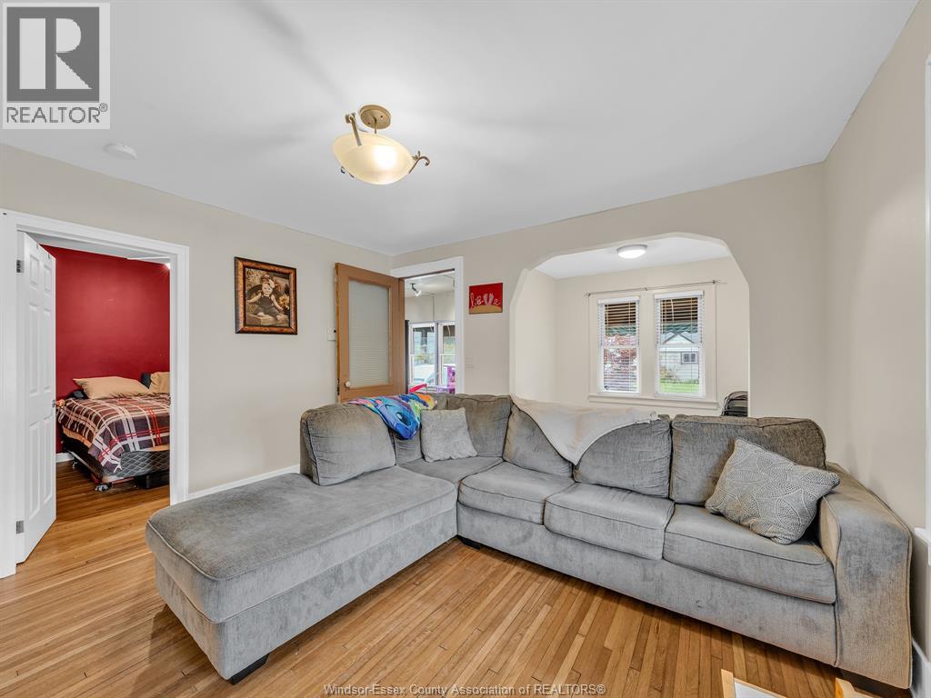 636 Stanley, Windsor, Ontario  N8X 3B2 - Photo 9 - 26015663
