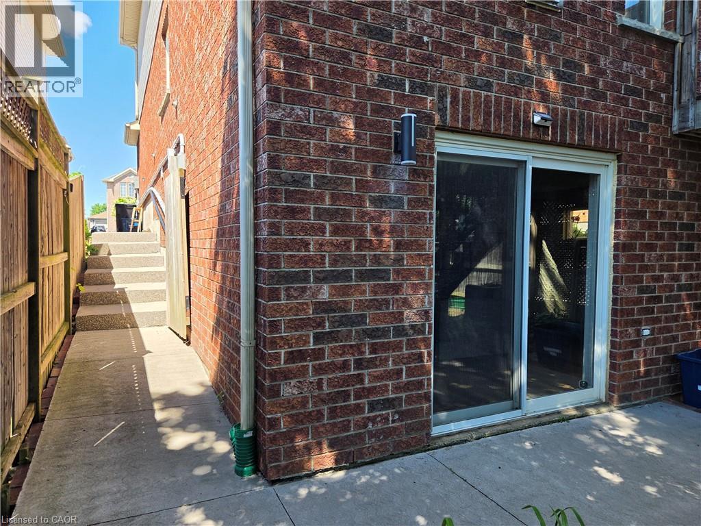 709 Windflower Crescent, Kitchener, Ontario  N2E 4B3 - Photo 6 - 40844152