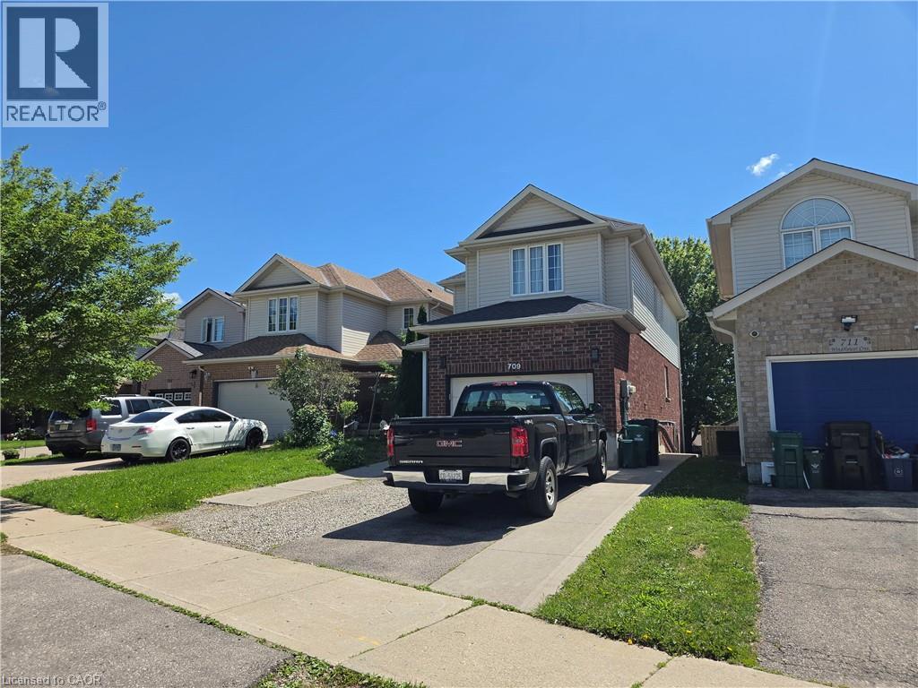 709 Windflower Crescent, Kitchener, Ontario  N2E 4B3 - Photo 2 - 40844152