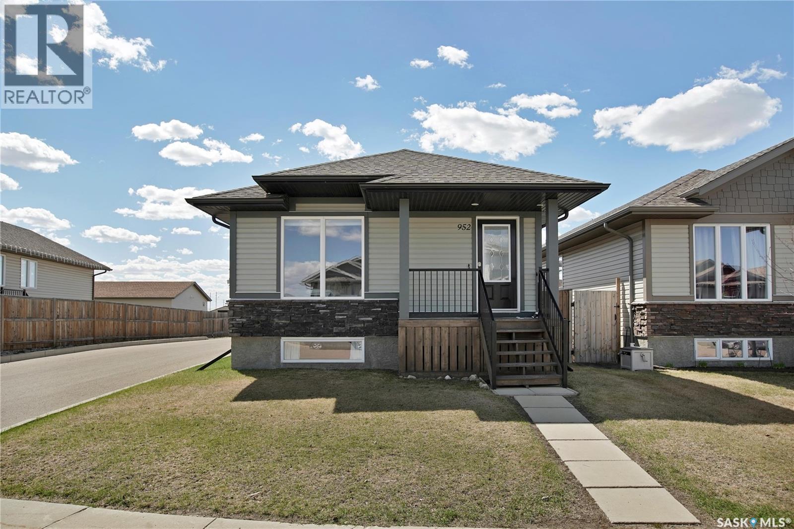 952 Glenview COVE, Martensville, Saskatchewan