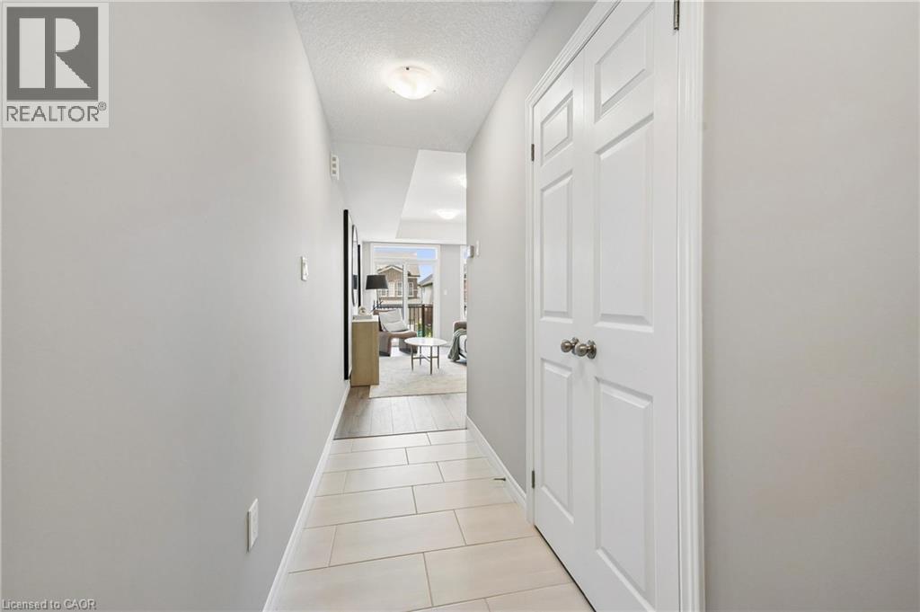 9 Lomond Lane, Kitchener, Ontario  N2R 0T6 - Photo 4 - 40844245
