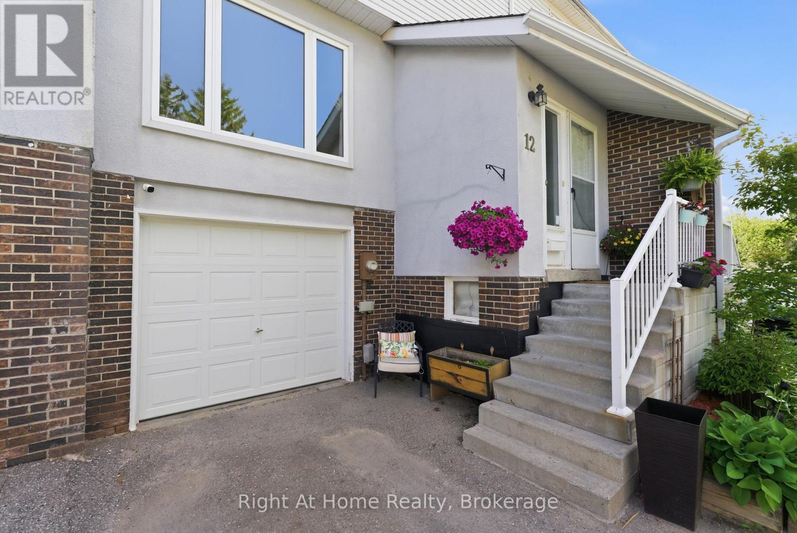 12 - 303 GARDEN STREET, Whitby, Ontario