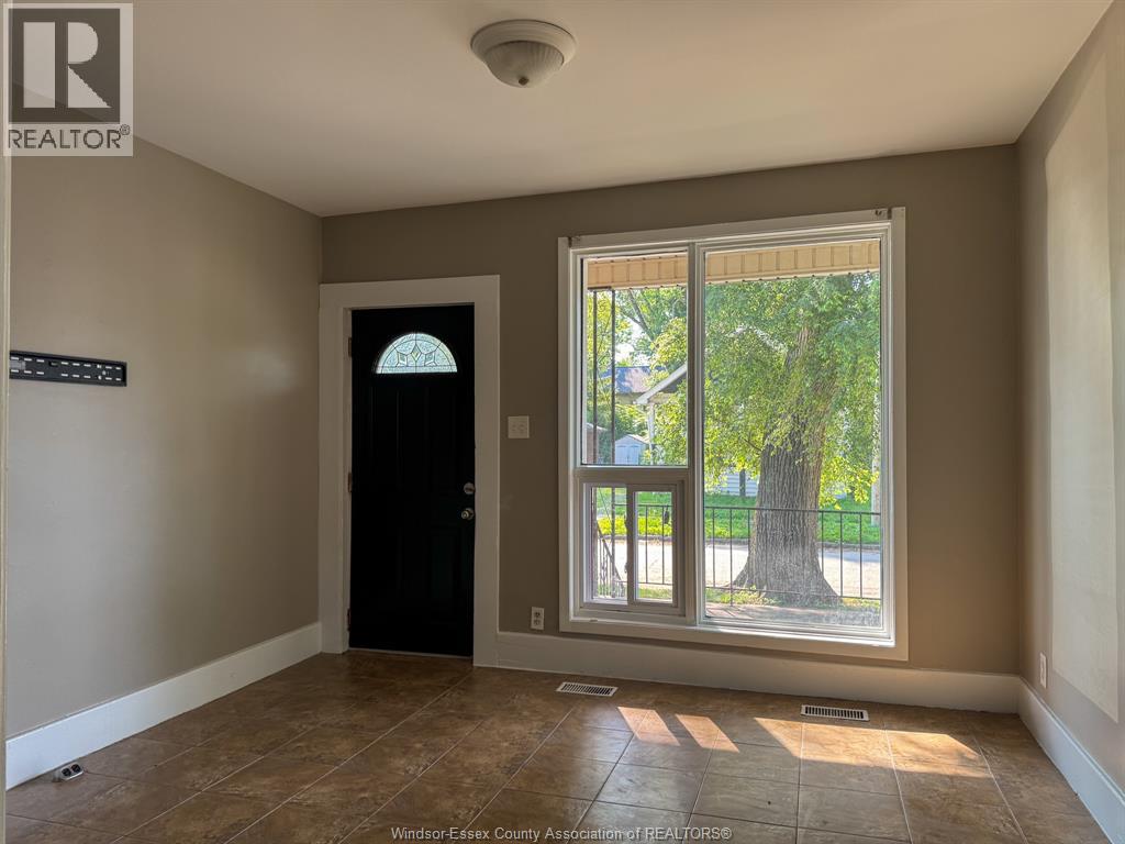 3458 Harris, Windsor, Ontario  N9C 1N5 - Photo 5 - 26014805