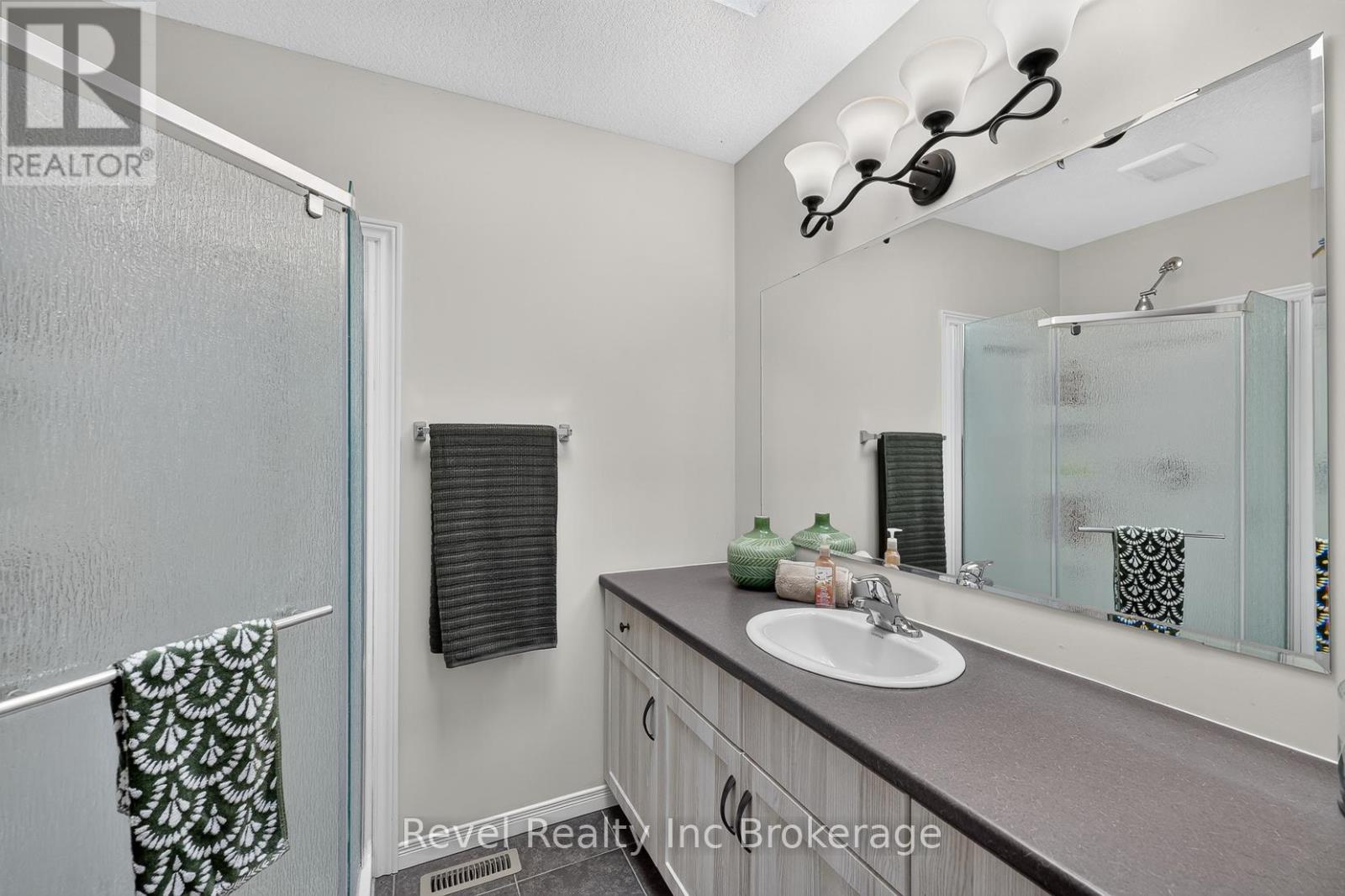 718 Frontenac Crescent, Woodstock, Ontario  N4V 0B1 - Photo 21 - X13505876