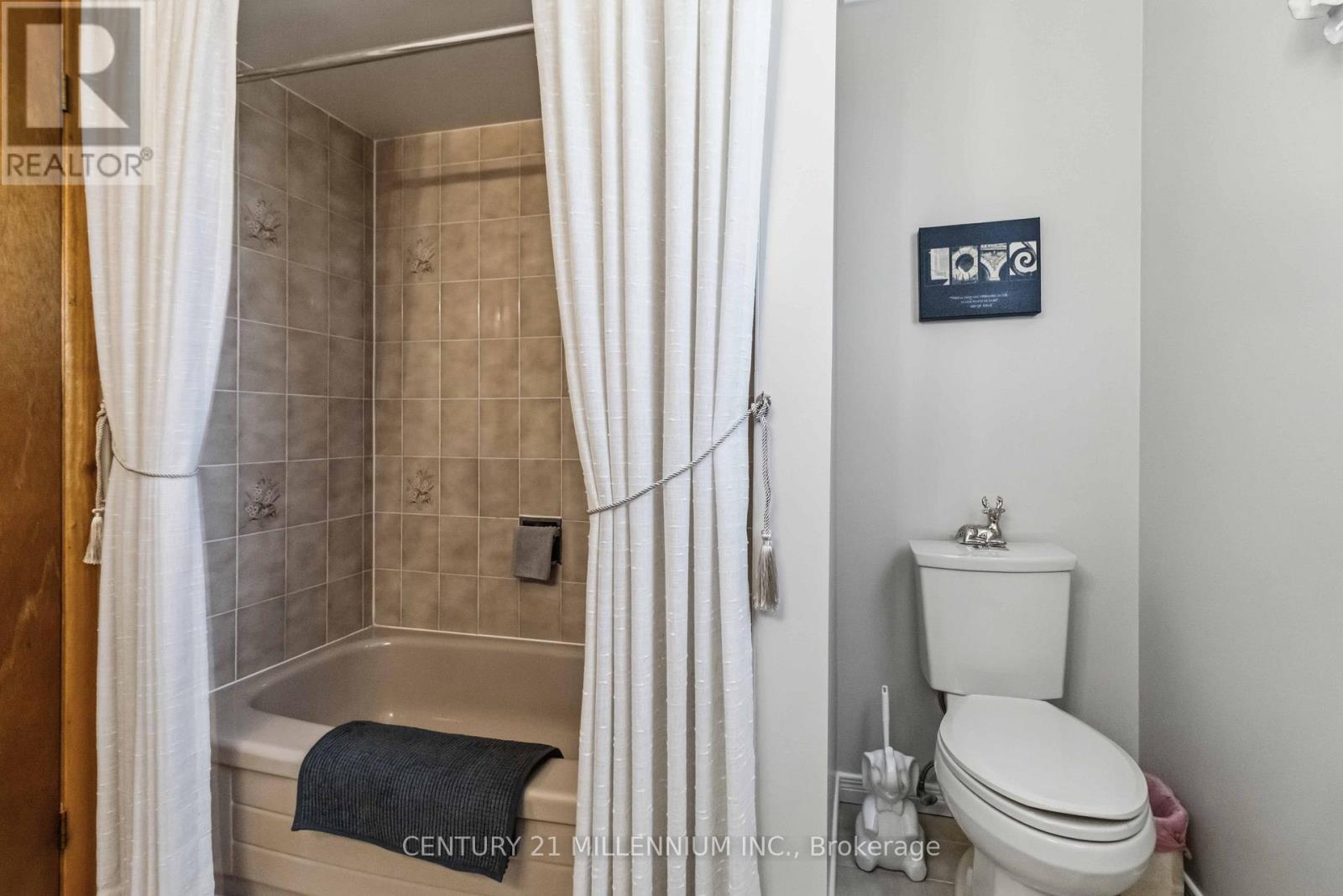 83 Sunforest Drive, Brampton, Ontario  L6Z 2W3 - Photo 21 - W13501838