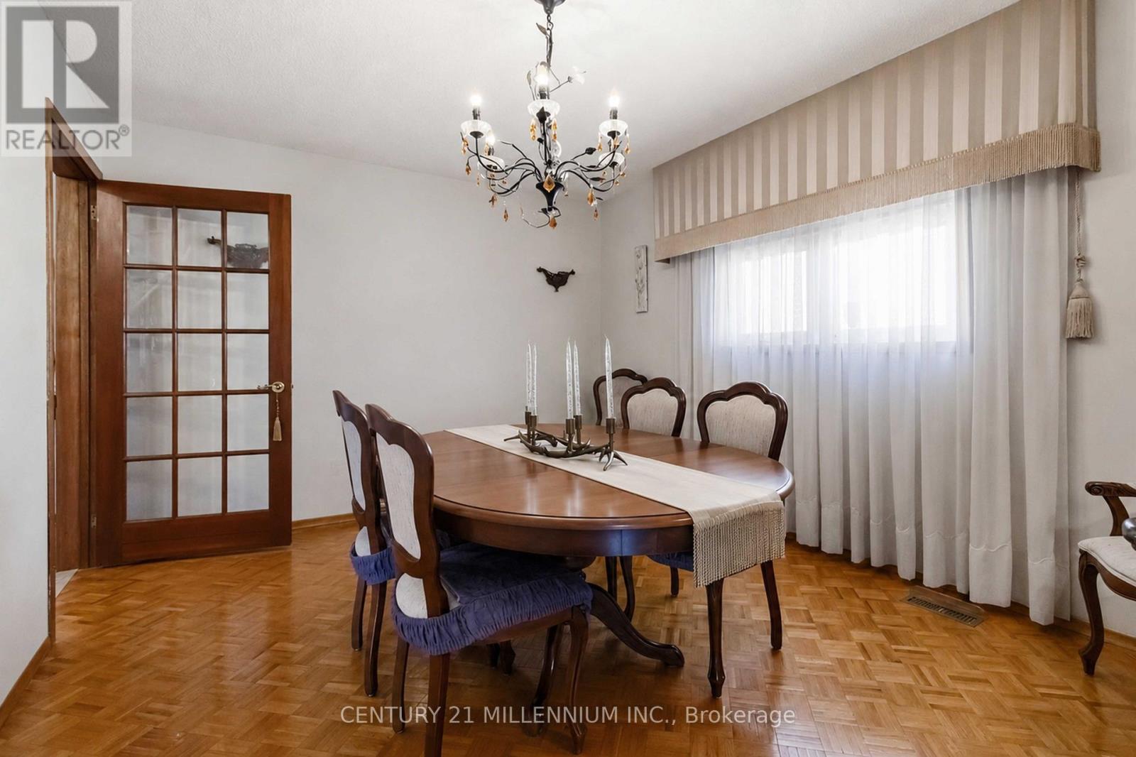 83 Sunforest Drive, Brampton, Ontario  L6Z 2W3 - Photo 8 - W13501838