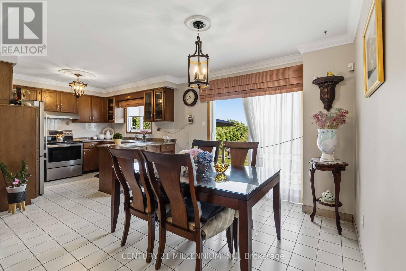 83 Sunforest Drive, Brampton, Ontario  L6Z 2W3 - Photo 12 - W13501838
