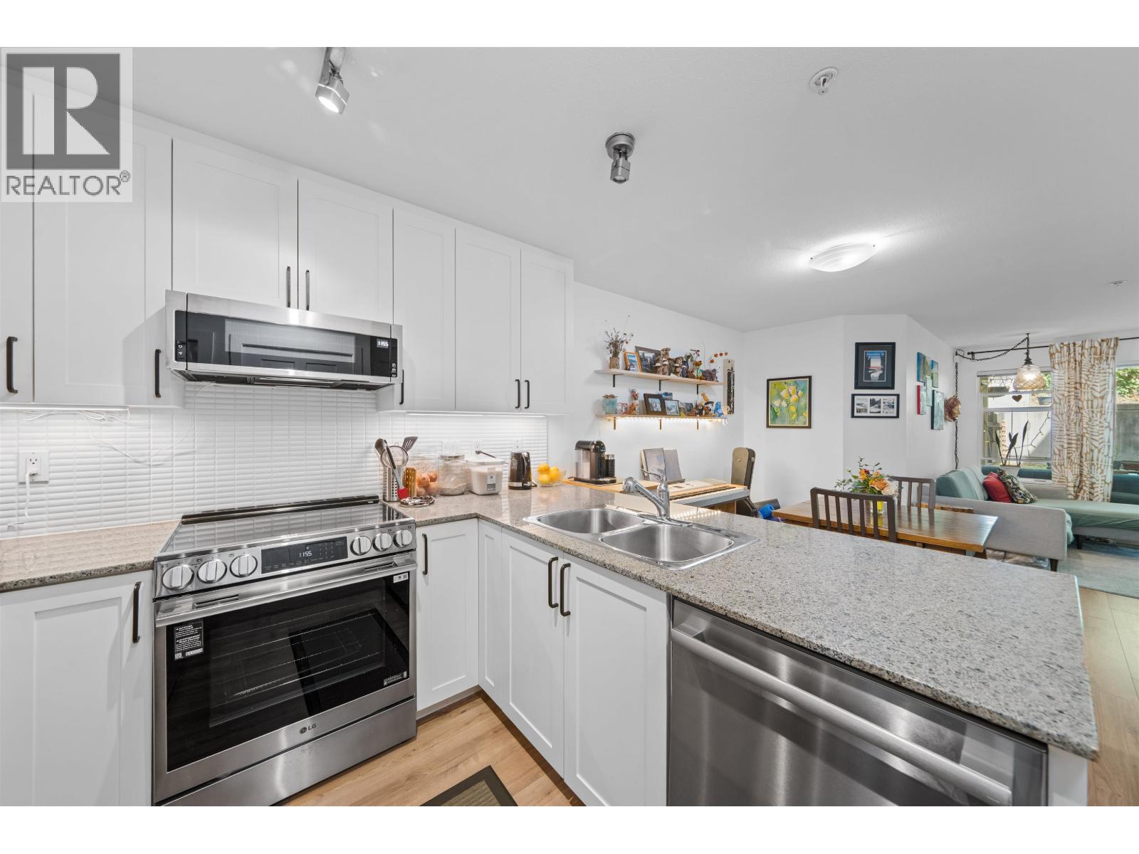 203 4833 BRENTWOOD DRIVE