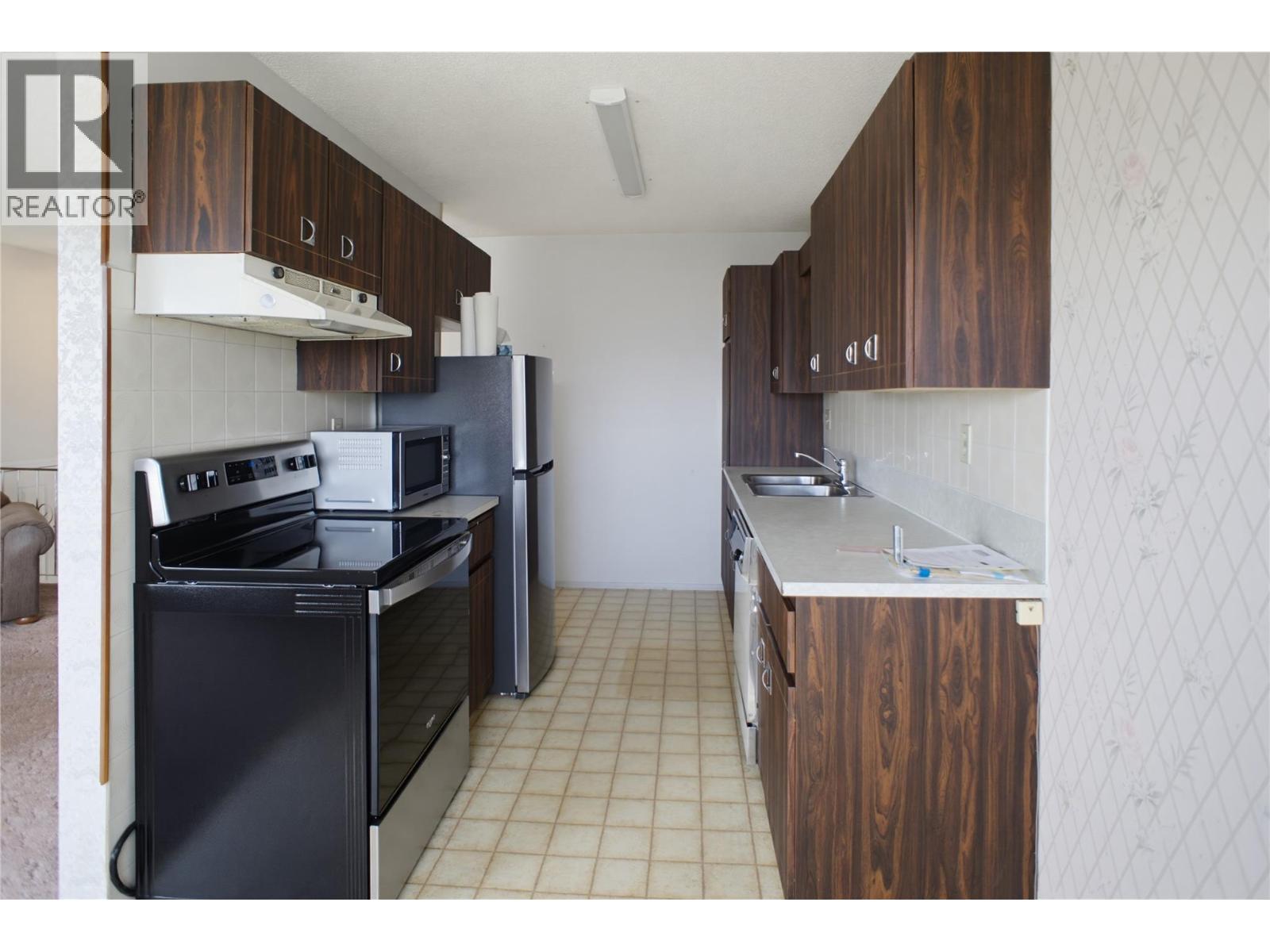 217 Mcgill Road, Kamloops, British Columbia  V2C 1M2 - Photo 2 - 10393222