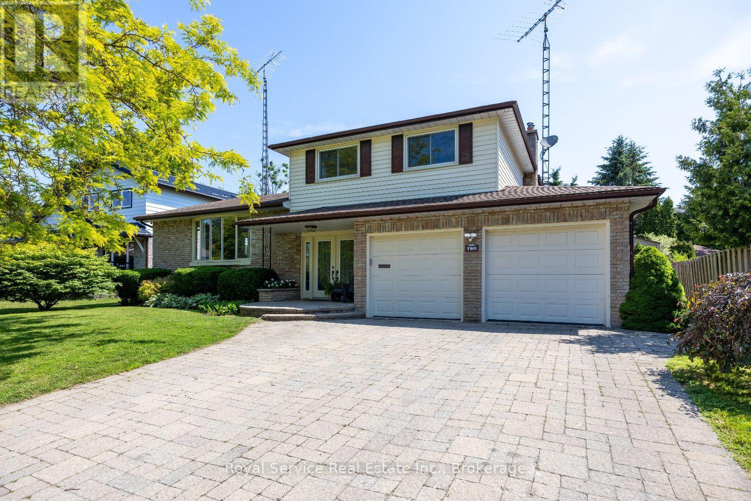 2 RAVENSDALE ROAD, Cobourg, Ontario