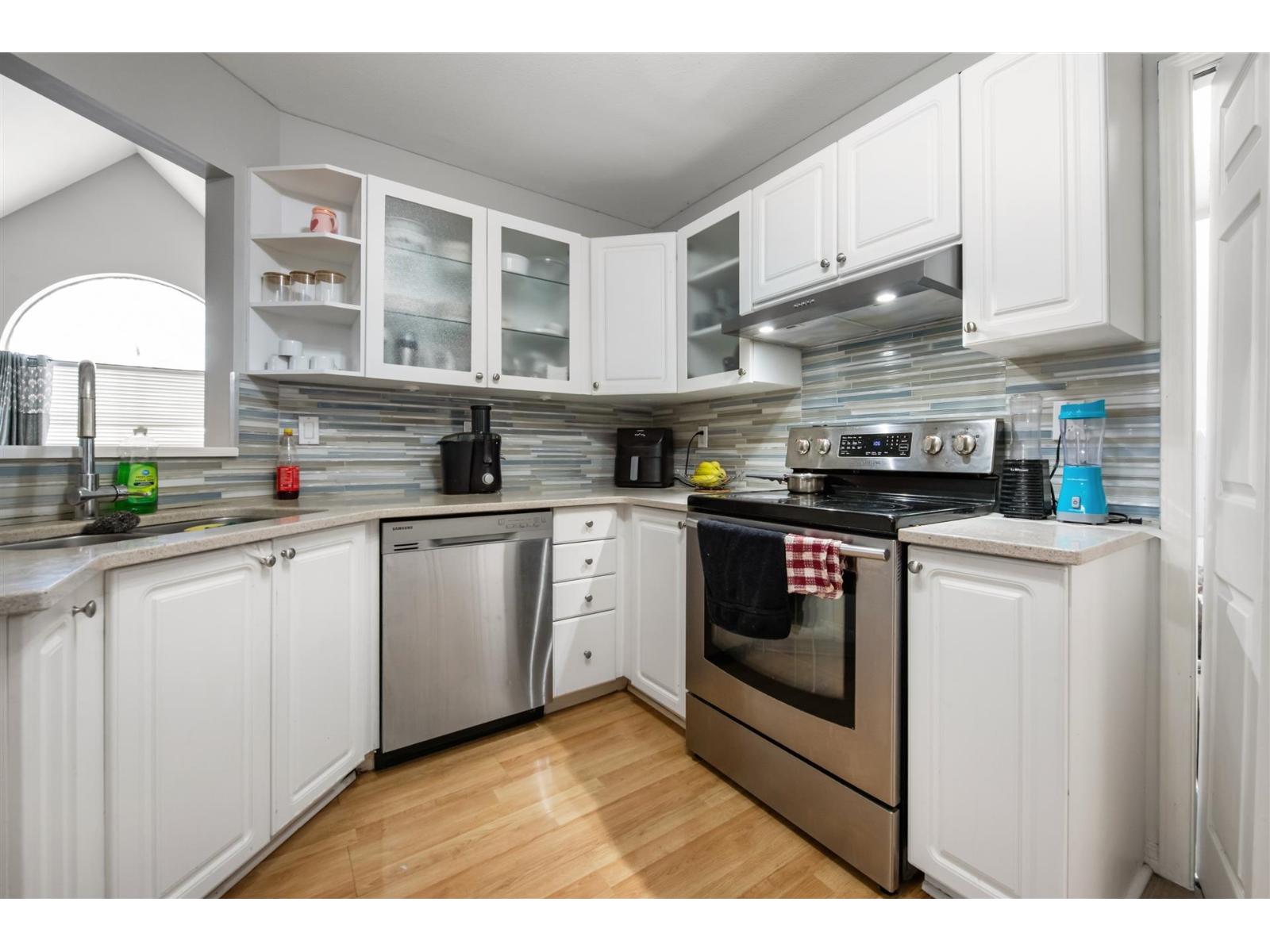 301 7151 S 121 Street, Surrey, British Columbia  V3W 0E7 - Photo 3 - R3141211
