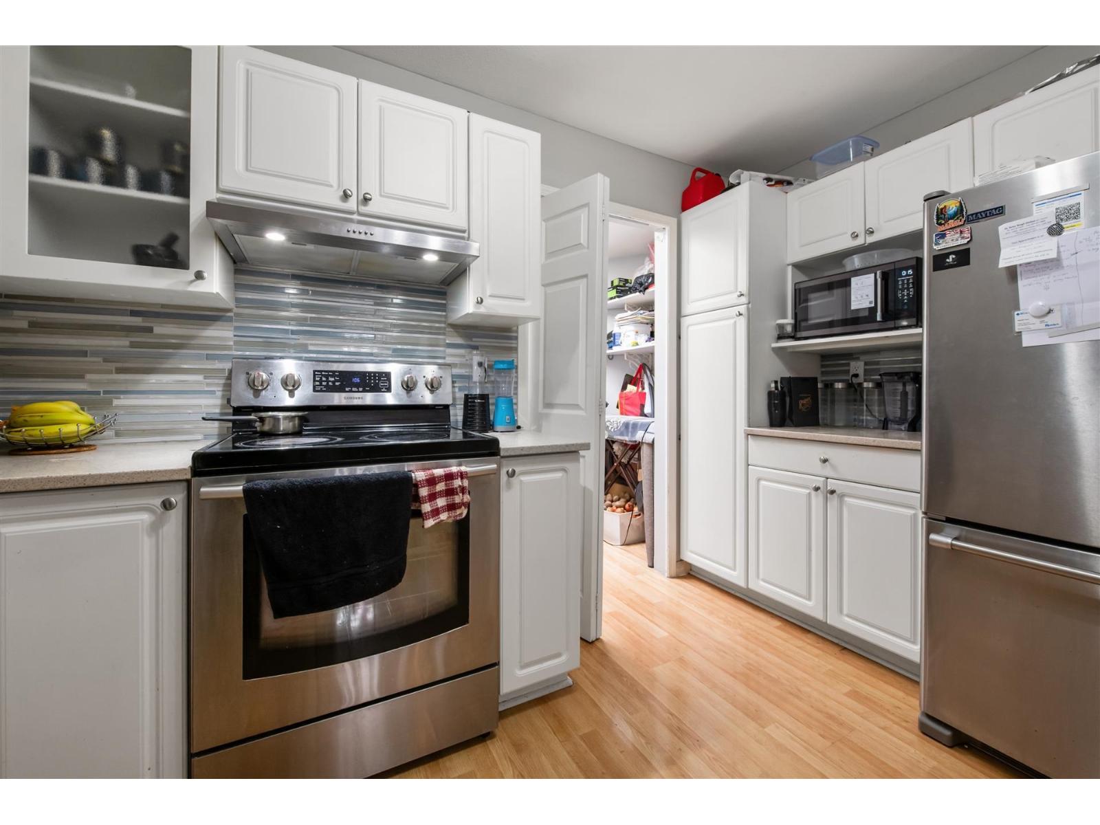 301 7151 S 121 Street, Surrey, British Columbia  V3W 0E7 - Photo 4 - R3141211