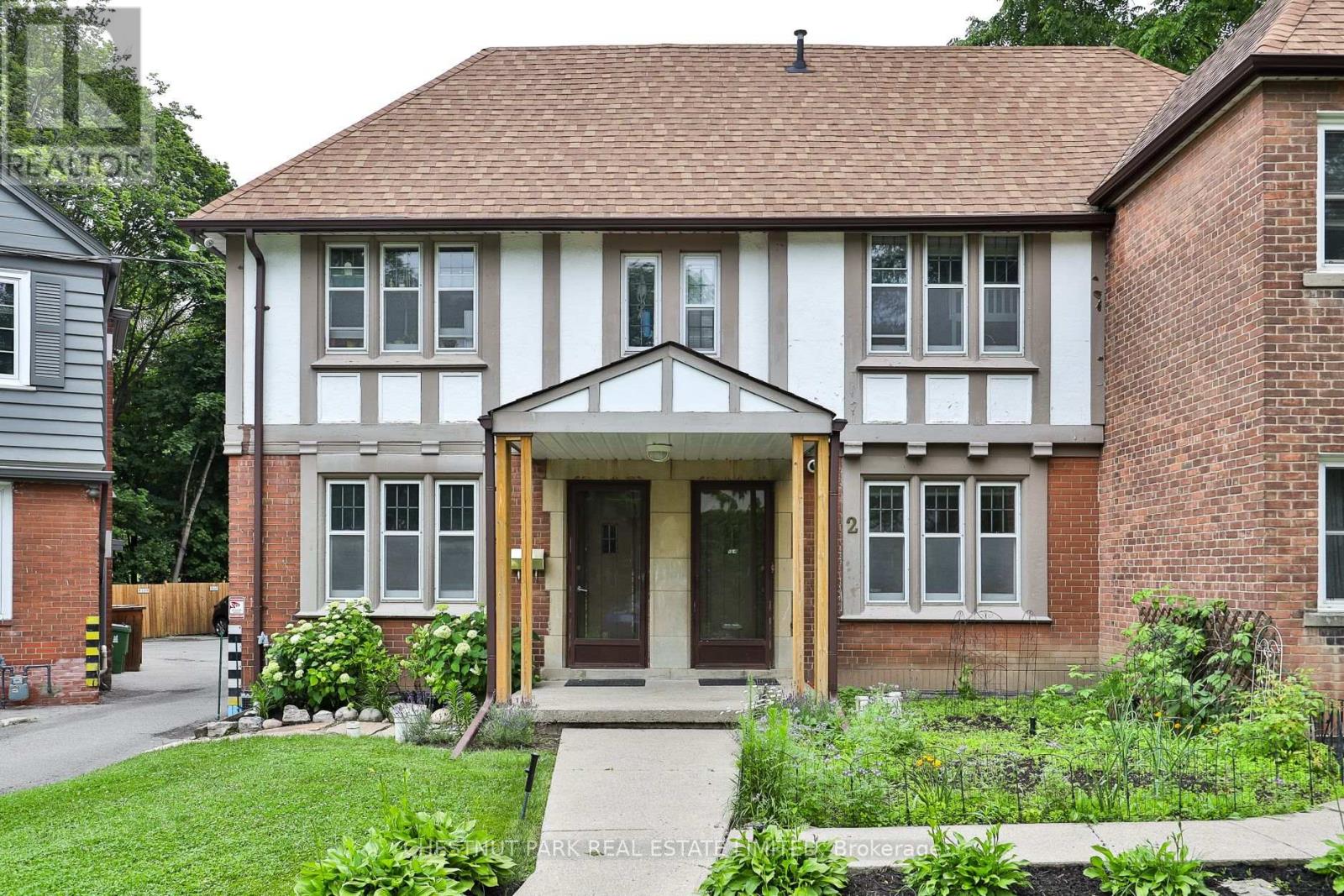 MAIN - 4 ORIOLE CRESCENT, Toronto, Ontario
