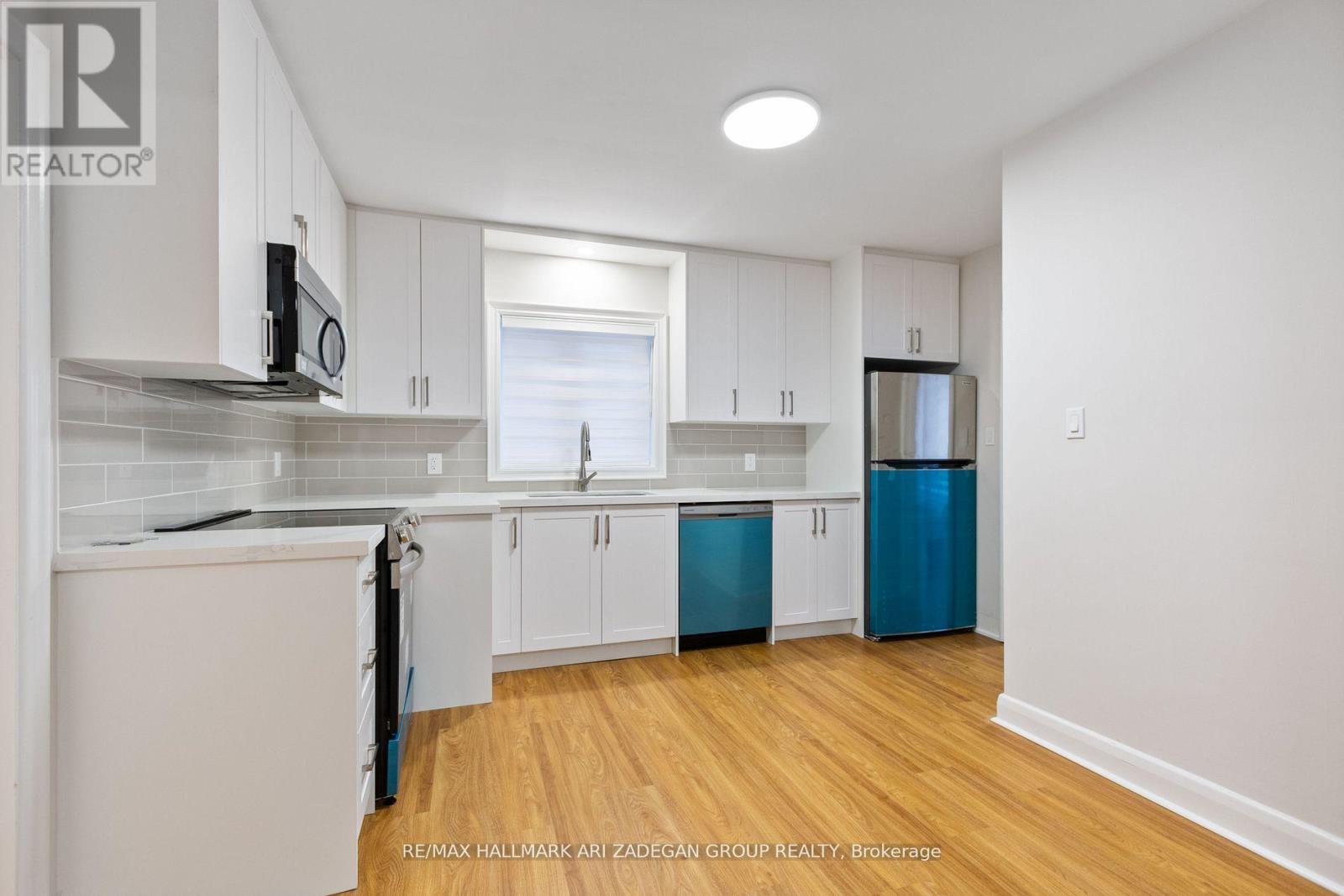 Main - 39 Laurelcrest Avenue, Toronto (Clanton Park), Ontario  M3H 2A7 - Photo 3 - C13506232