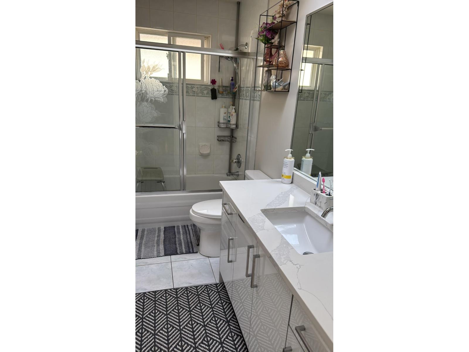 6340 125a Street, Surrey, British Columbia  V3X 3N1 - Photo 11 - R3140819