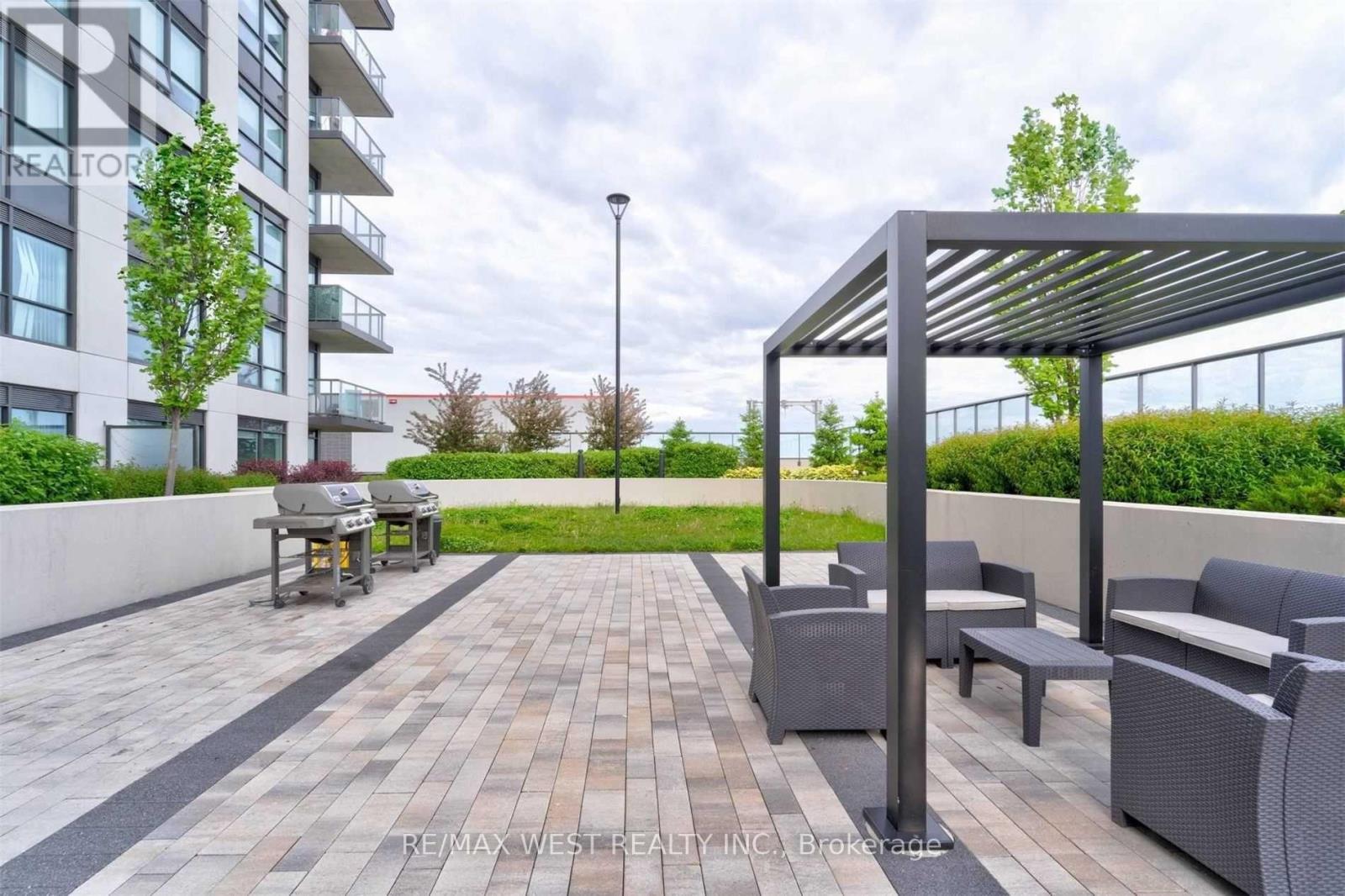 426 - 8 Trent Avenue, Toronto, Ontario  M4C 0A6 - Photo 7 - E13506256