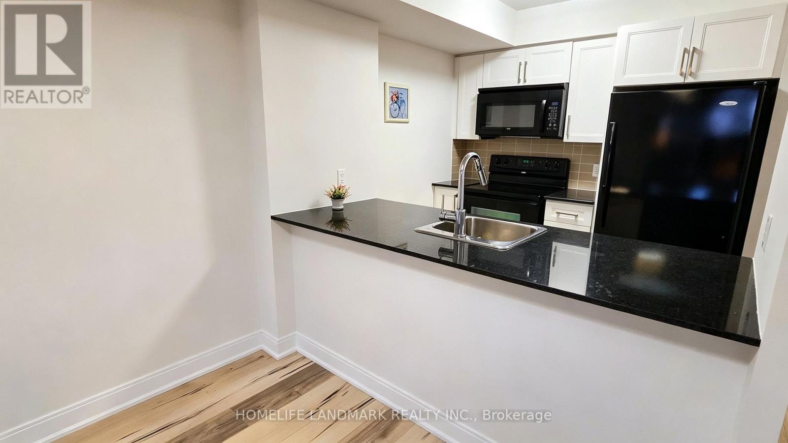 1111 - 125 Village Green Square, Toronto, Ontario  M1S 0G3 - Photo 1 - E13506258