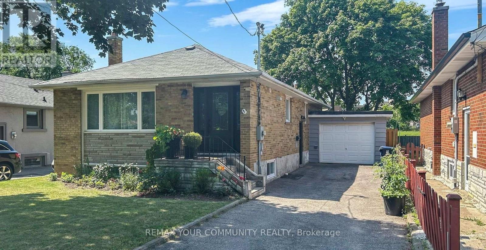 Bsmt - 41 Shropshire Drive, Toronto, Ontario  M1P 1Y8 - Photo 2 - E13506282