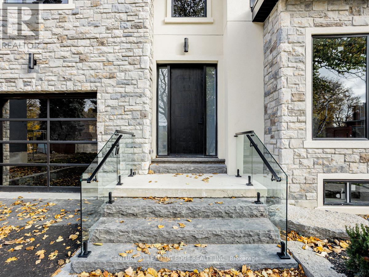 Upper - 19 Donalda Crescent, Toronto, Ontario  M1S 1N5 - Photo 3 - E13506398